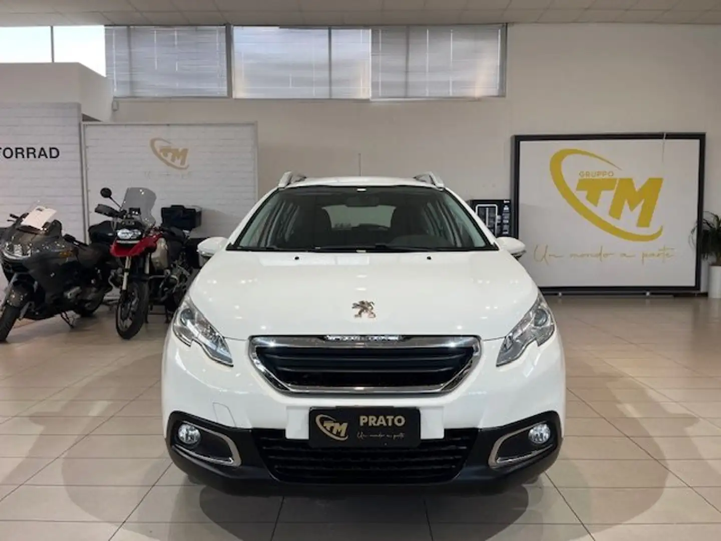 Peugeot 2008 1.6 e-hdi 8v Allure bijela - 2