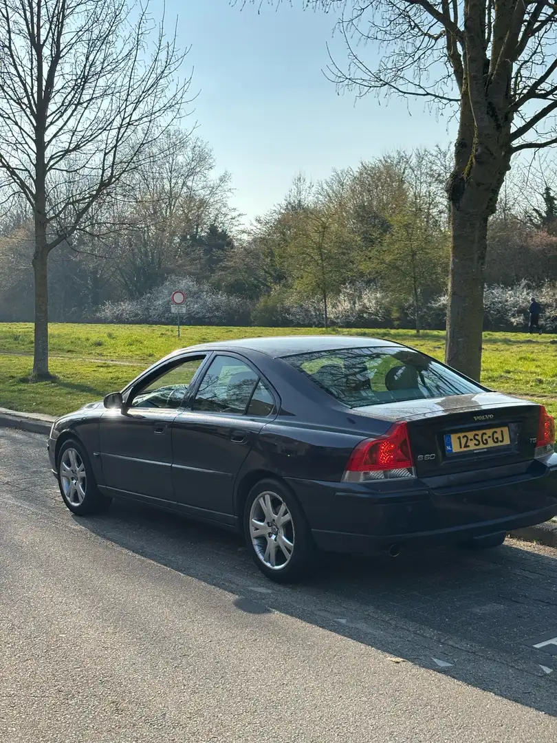 Volvo S60 2.4 Aut. Momentum - 2