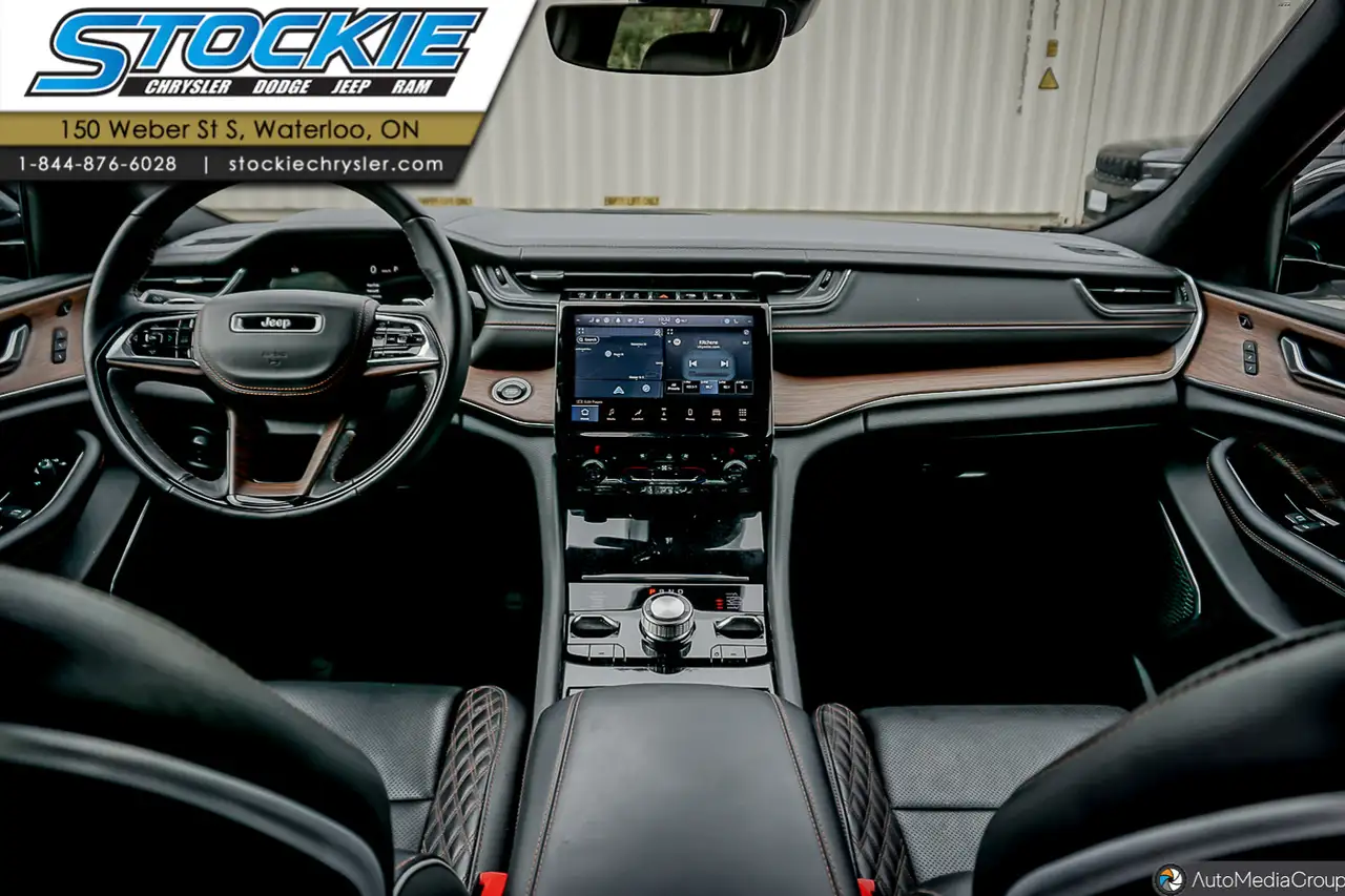 Jeep Grand Cherokee снимка Jeep Grand Cherokee