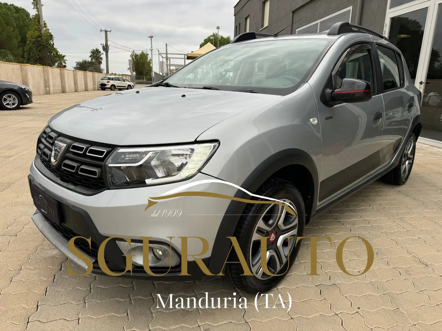 Dacia Sandero STEPWAY 0.9 TCE TURBO GPL 90 CV S&S TECHROAD 2019 Argento - 1