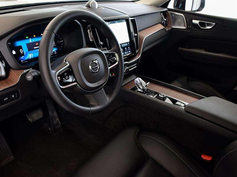 2024 Volvo XC60 Ultimate | Bowers and Wilkins | Pilot Assist | HUD thumb 21