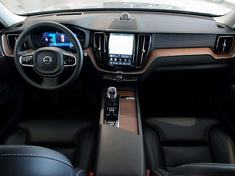 2024 Volvo XC60 Ultimate | Bowers and Wilkins | Pilot Assist | HUD thumb 27