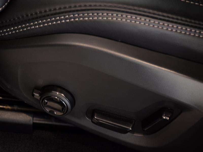 2024 Volvo XC60 Ultimate | Bowers and Wilkins | Pilot Assist | HUD thumb 19