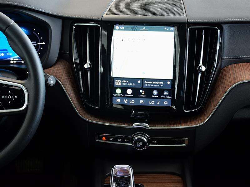 2024 Volvo XC60 Ultimate | Bowers and Wilkins | Pilot Assist | HUD thumb 29