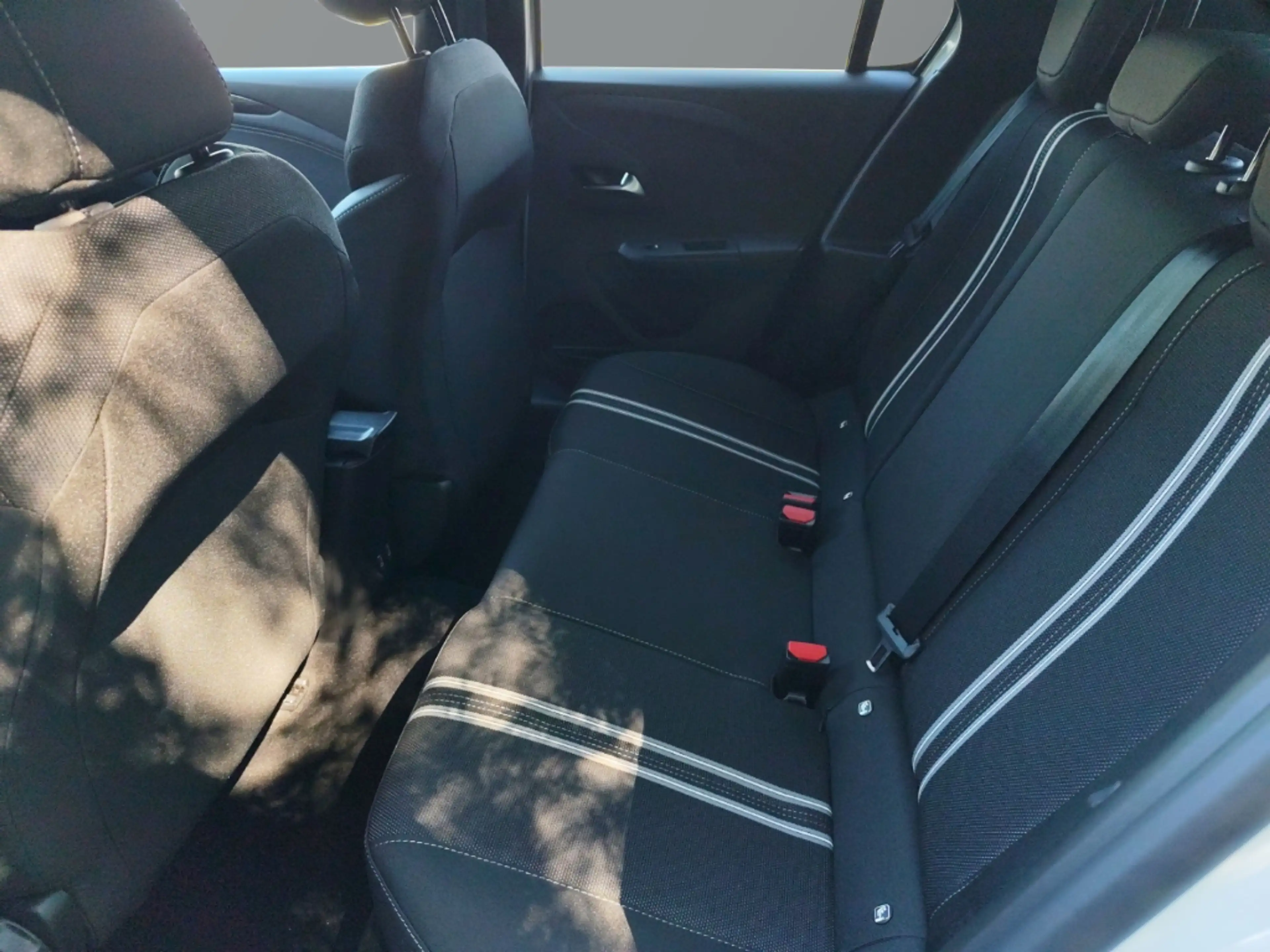 Opel Corsa F GS 1.2 Turbo Start-Stop LED Navi Keyless — photo 11