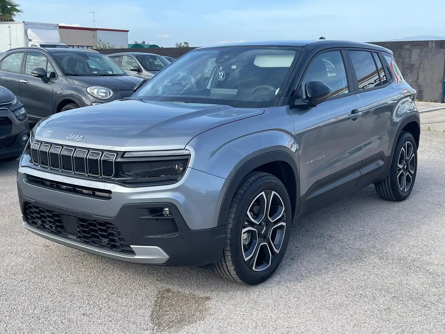 Jeep Avenger 1.2 turbo Summit fwd 100cv Grau - 1
