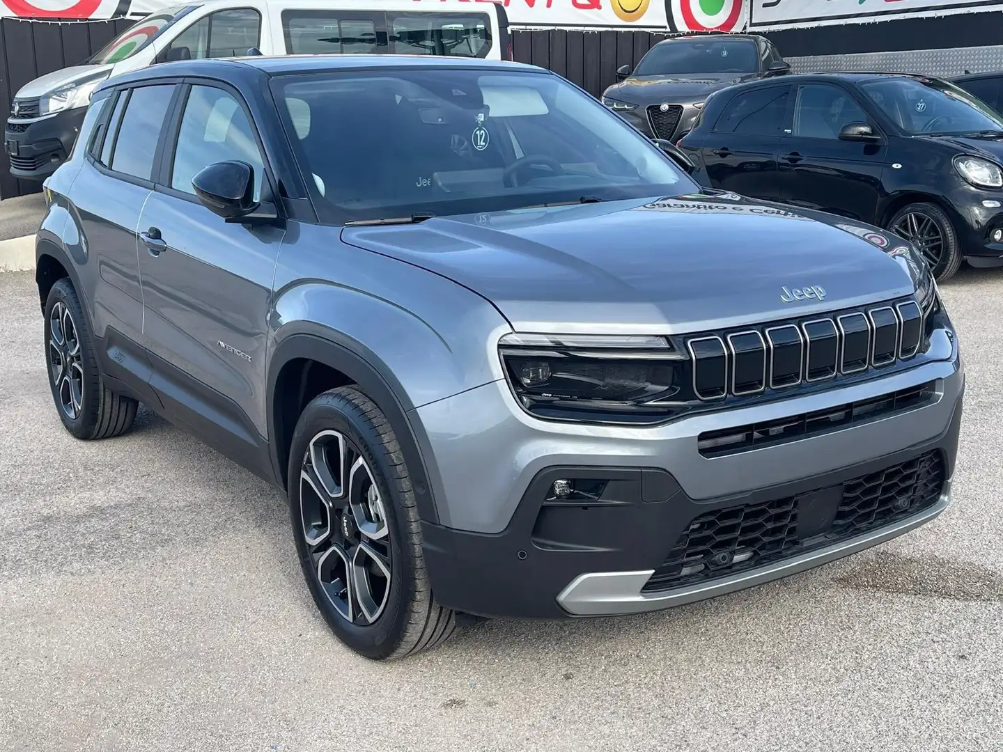 Jeep Avenger 1.2 turbo Summit fwd 100cv Grau - 2