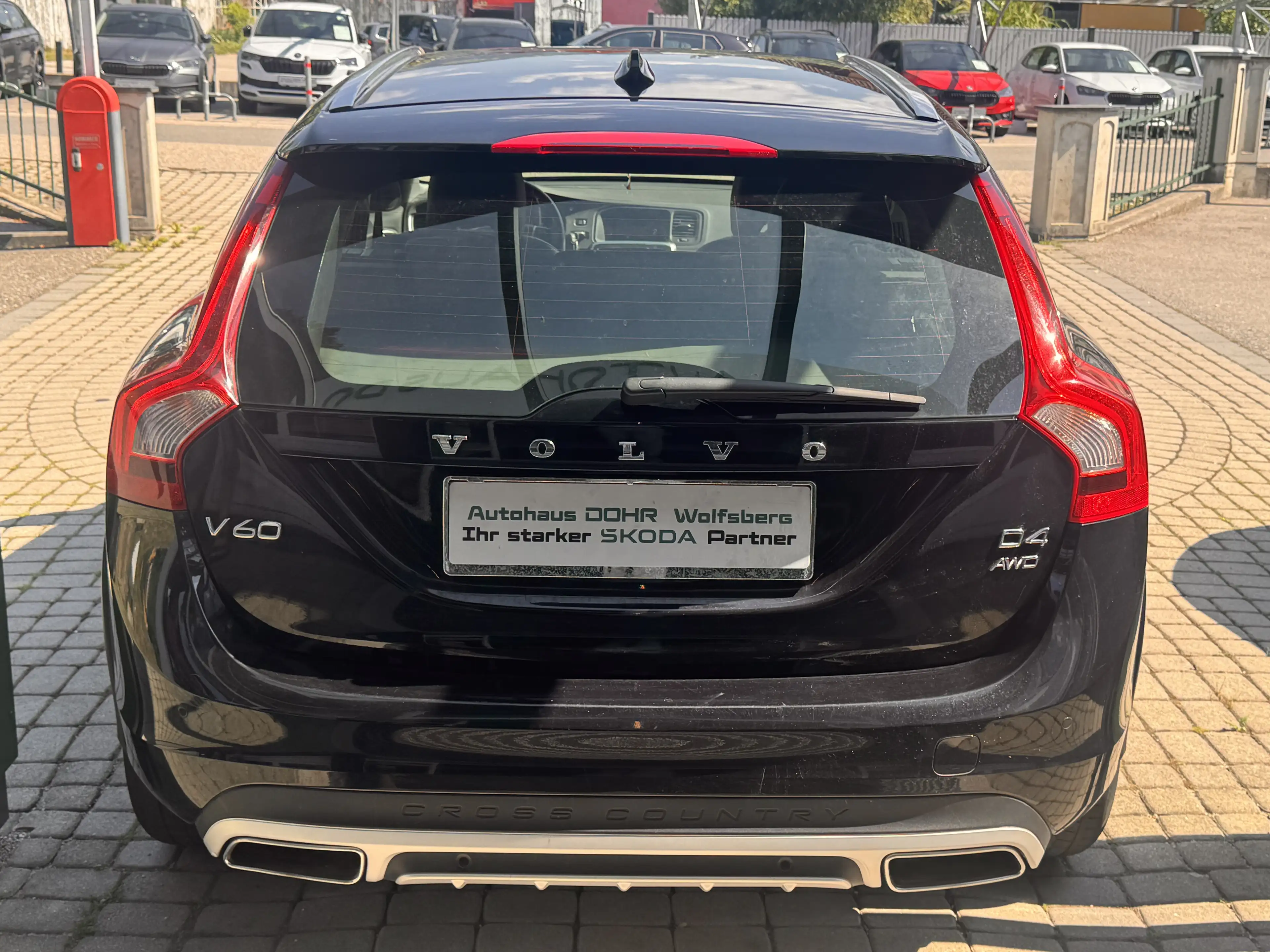 Volvo V60 Cross Country Plus AWD — photo 6