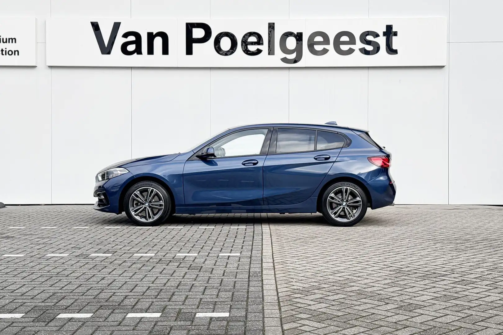 BMW 120 1 Serie 120i Sport Line | Panoramadak | Bleu - 2