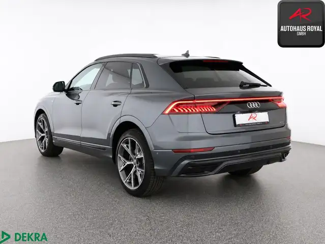 Audi Q8 view 3