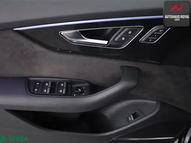 Audi Q8 view 15