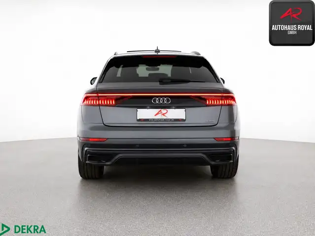 Audi Q8 view 4