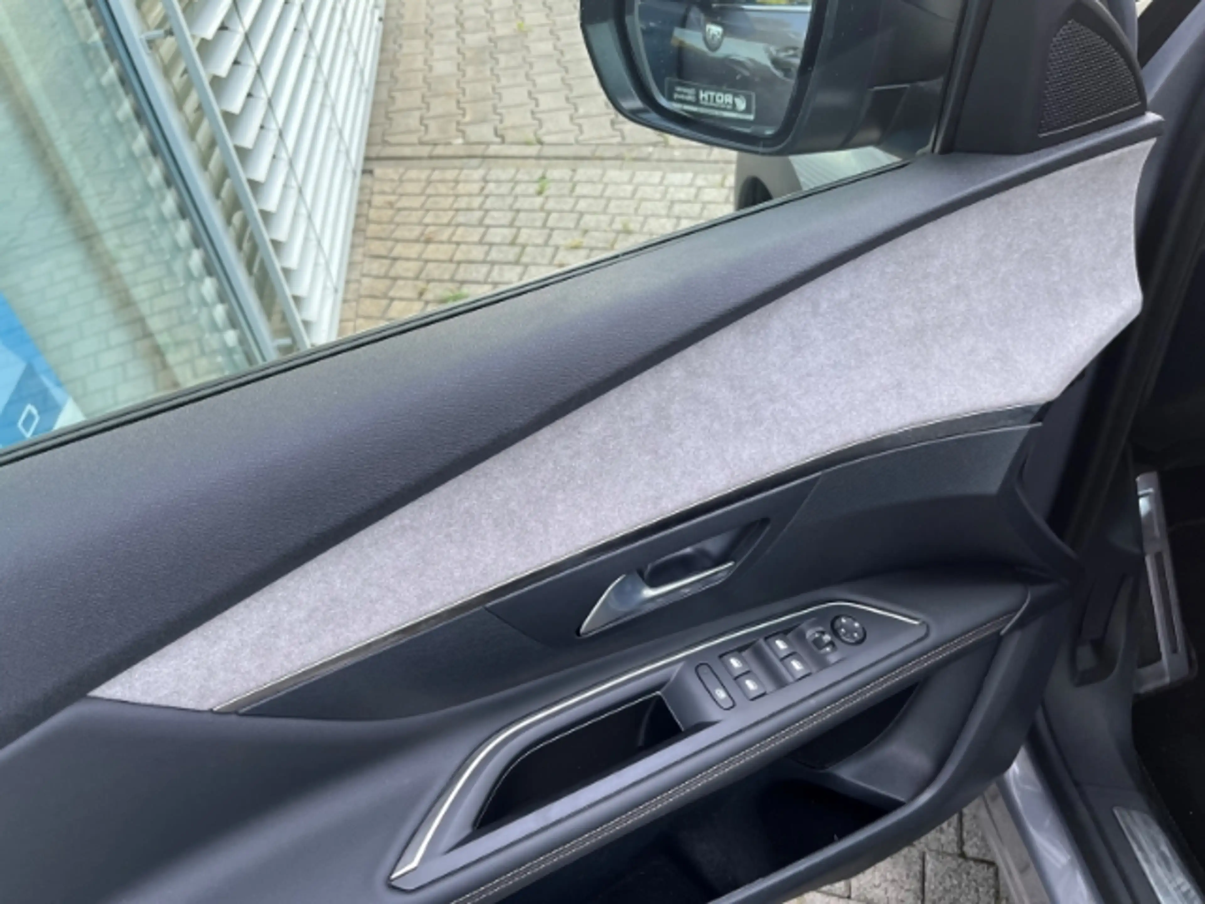 Peugeot 3008 Hybrid 136 GT Navi LED ACC Klima SHZ LM-Felgen — photo 13