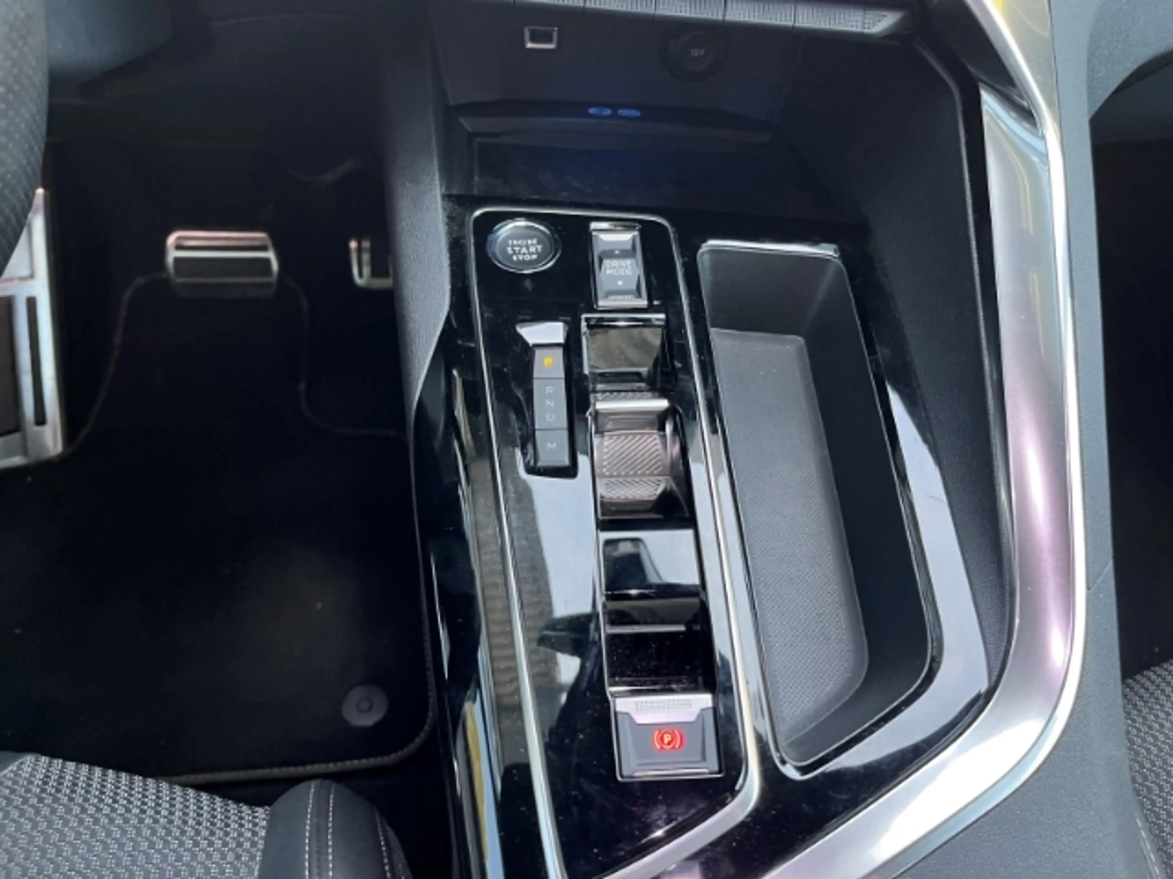 Peugeot 3008 Hybrid 136 GT Navi LED ACC Klima SHZ LM-Felgen — photo 9