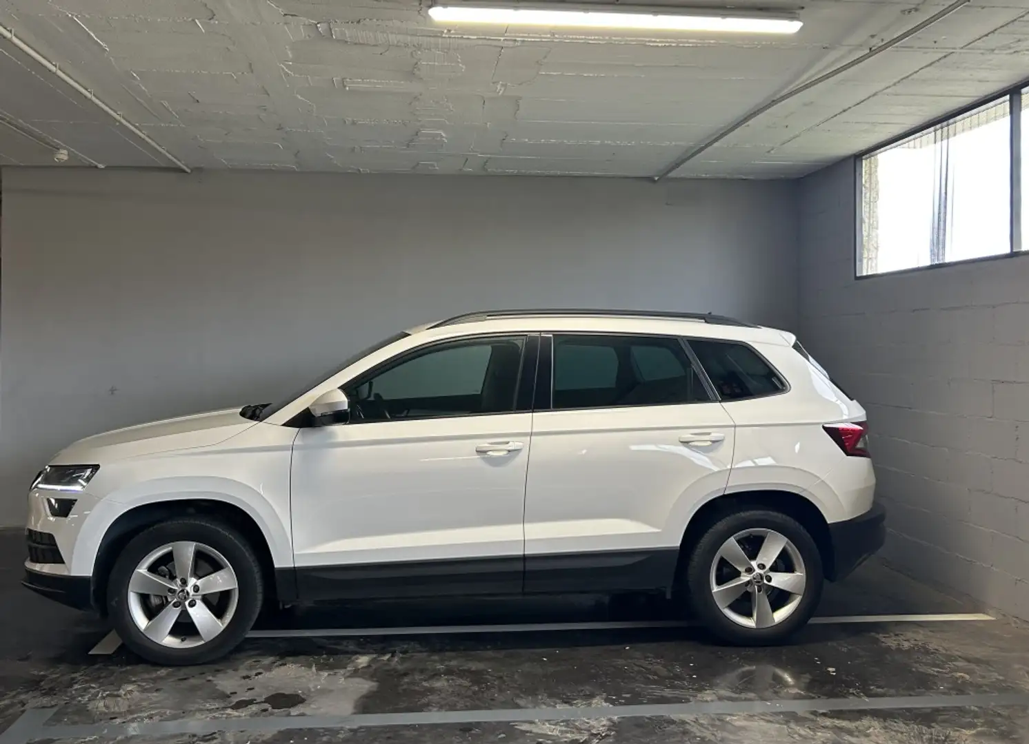 Skoda Karoq 1.6TDI Ambition DSG Blanco - 2