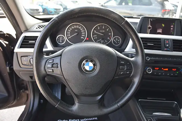 BMW 3 Series view 7
