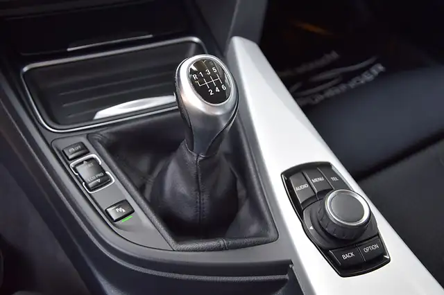 BMW 3 Series view 10