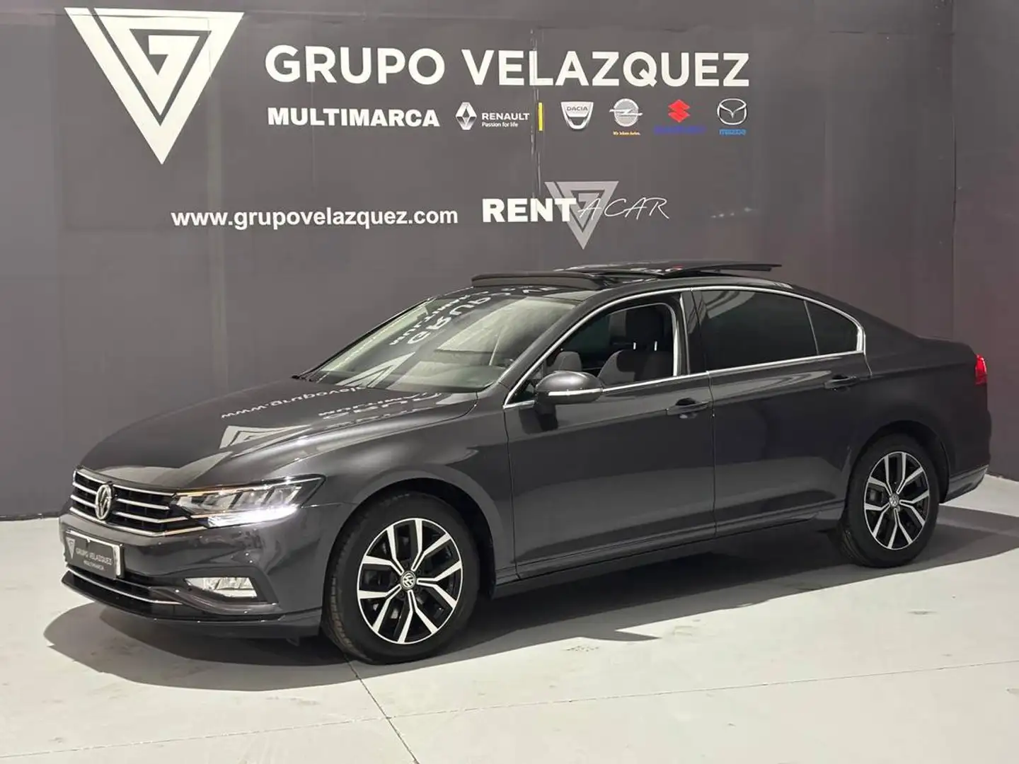 Volkswagen Passat 2.0TDI EVO Executive 110kW Grijs - 1