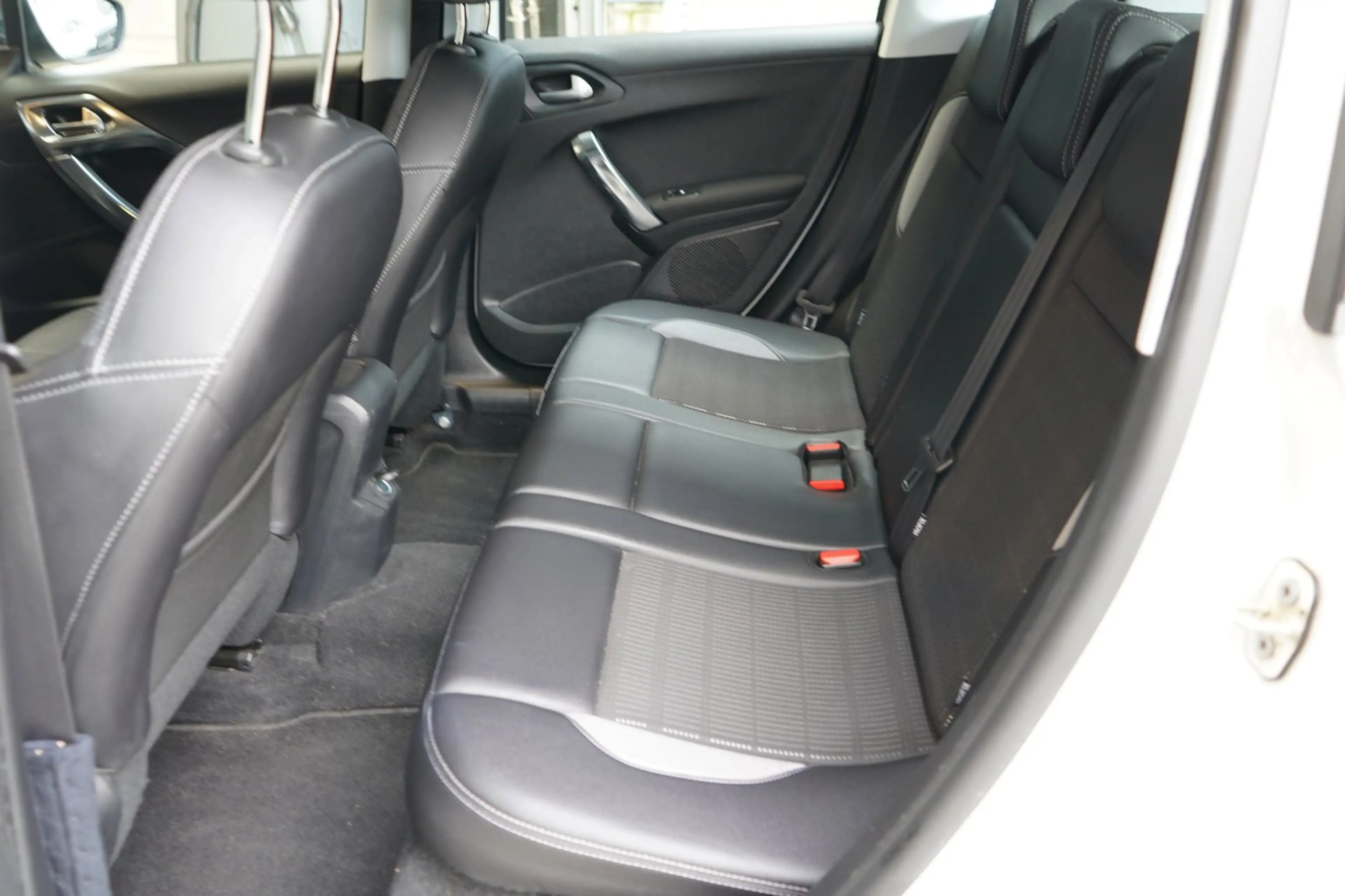 Peugeot 2008 1.6 VTi Allure | AUTOMAAT | CRUISE | TREKHAAK | PD — photo 14