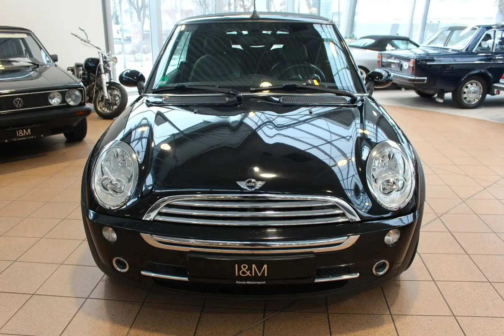 MINI Cooper Cabrio Cooper Schwarz - 1