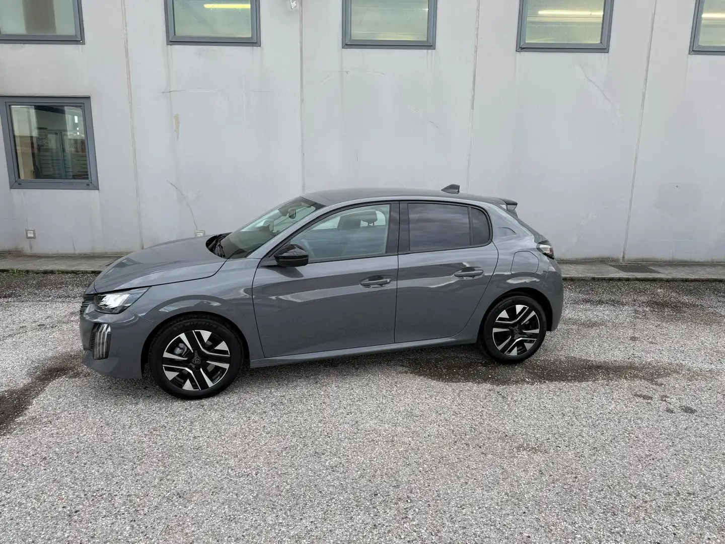 Peugeot 208 1.2 puretech Allure 100 CV "SPOTICAR" Gris - 2