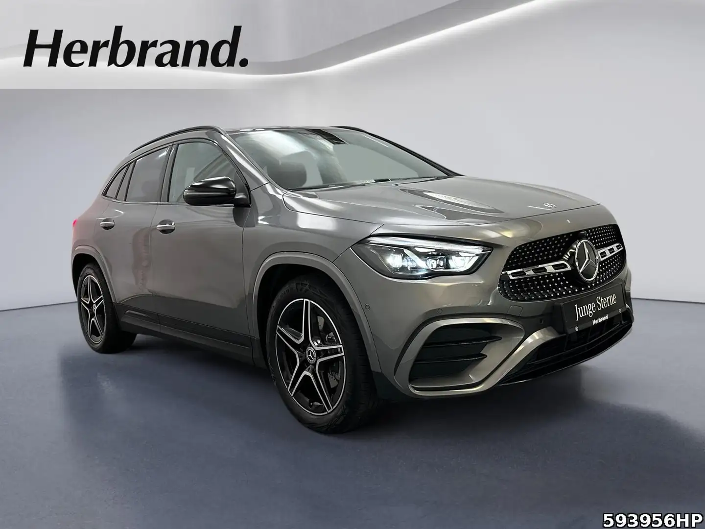 Mercedes-Benz GLA 200 d AMG AHK Kamera CarPlay Grau - 2