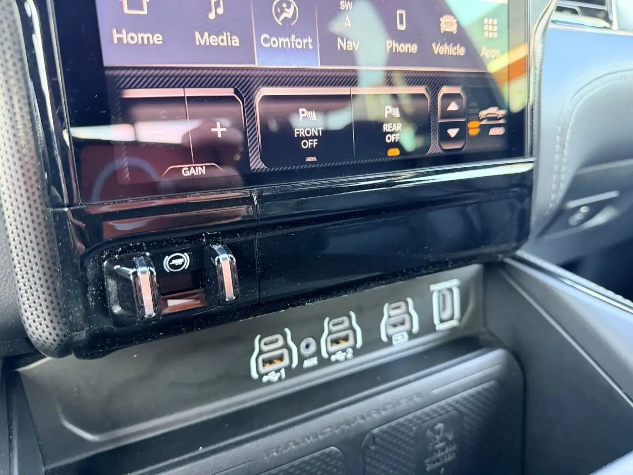 RAM 1500 снимка RAM 1500