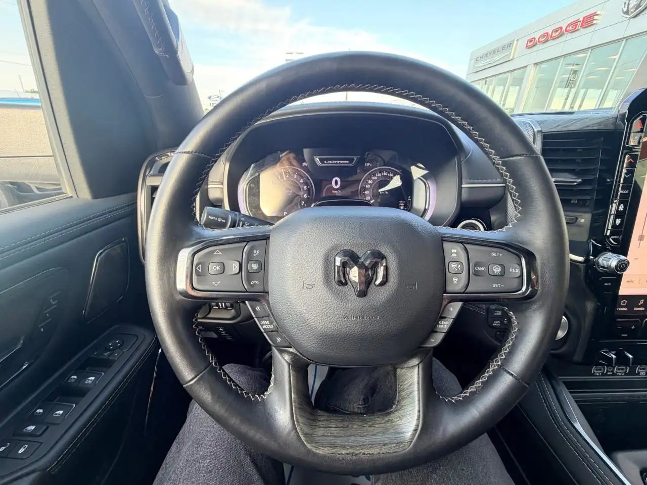 RAM 1500 снимка RAM 1500