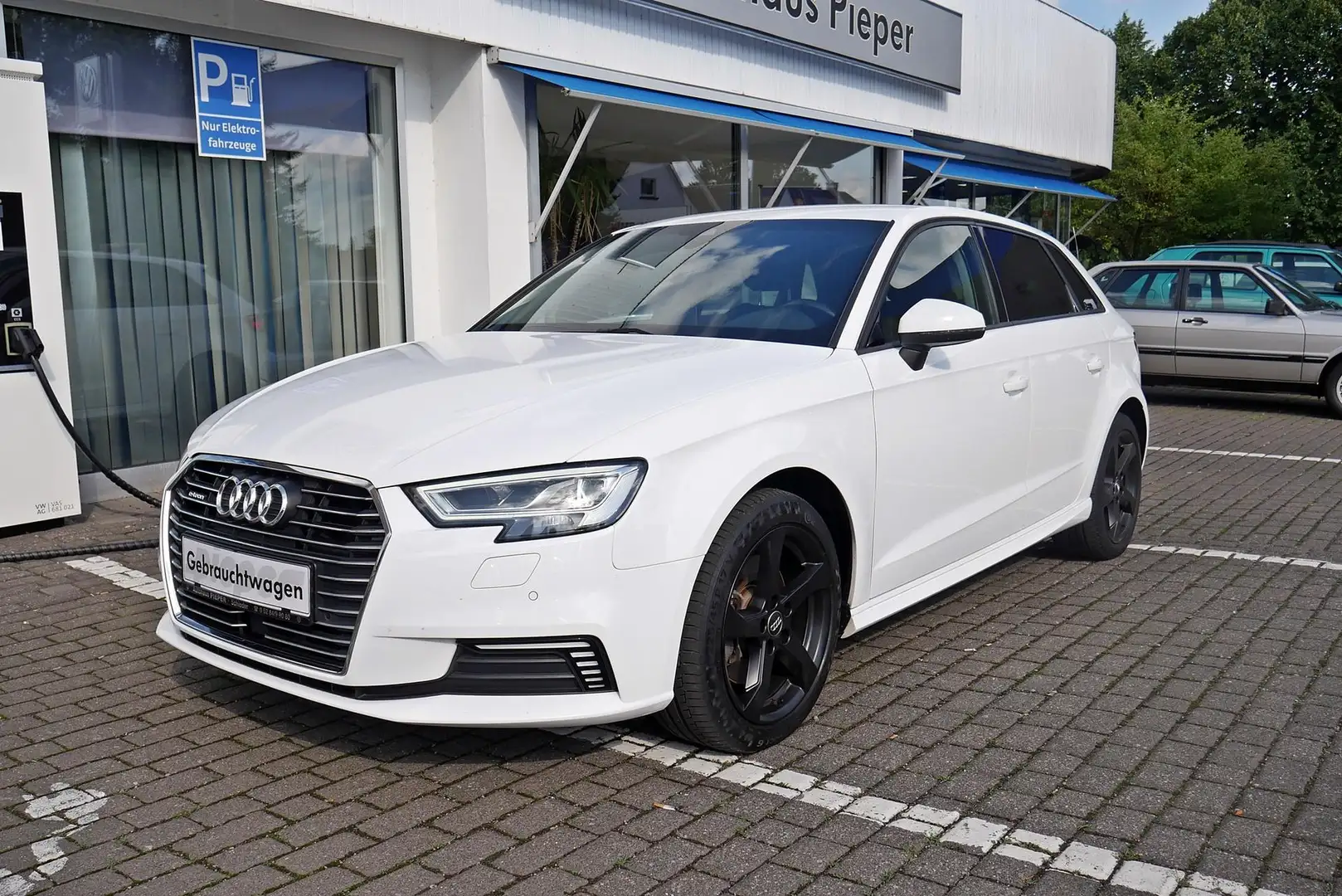 Audi A3 Sportback 1.4 TFSI e-tron Sport B&Olufsen Stand... Blanc - 2