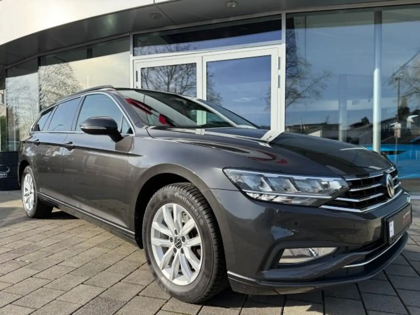 Volkswagen Passat Variant 2.0 TDI DSG Business ACC LED AHK Grau - 2