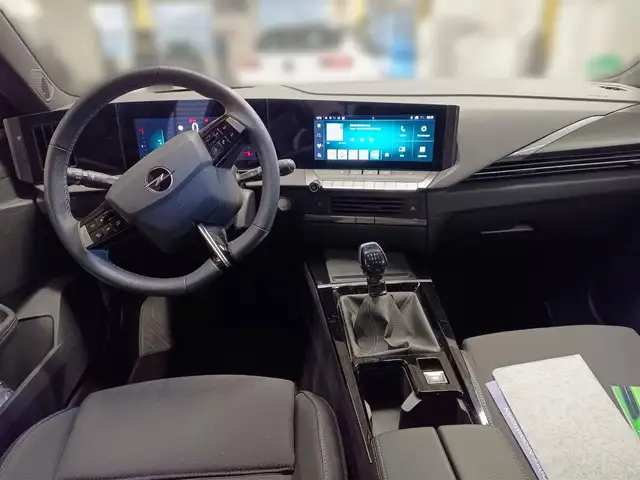 Opel Astra view 9
