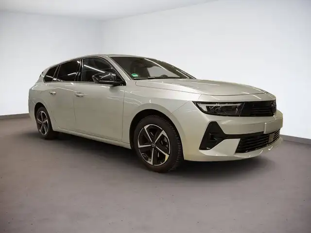 Opel Astra view 2