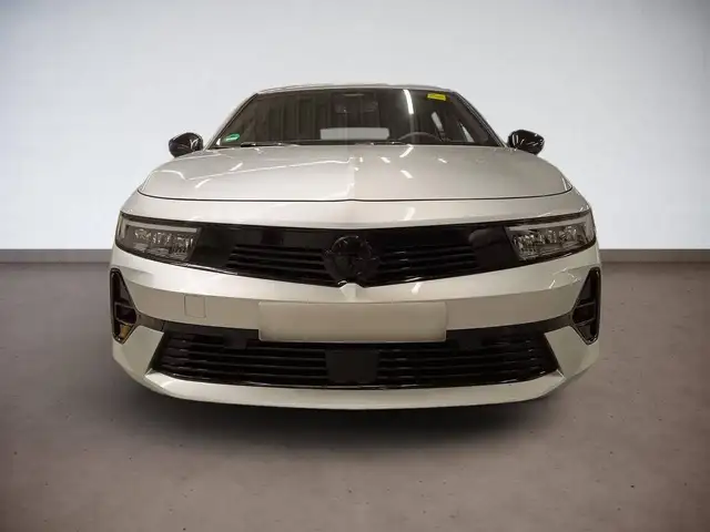 Opel Astra view 6