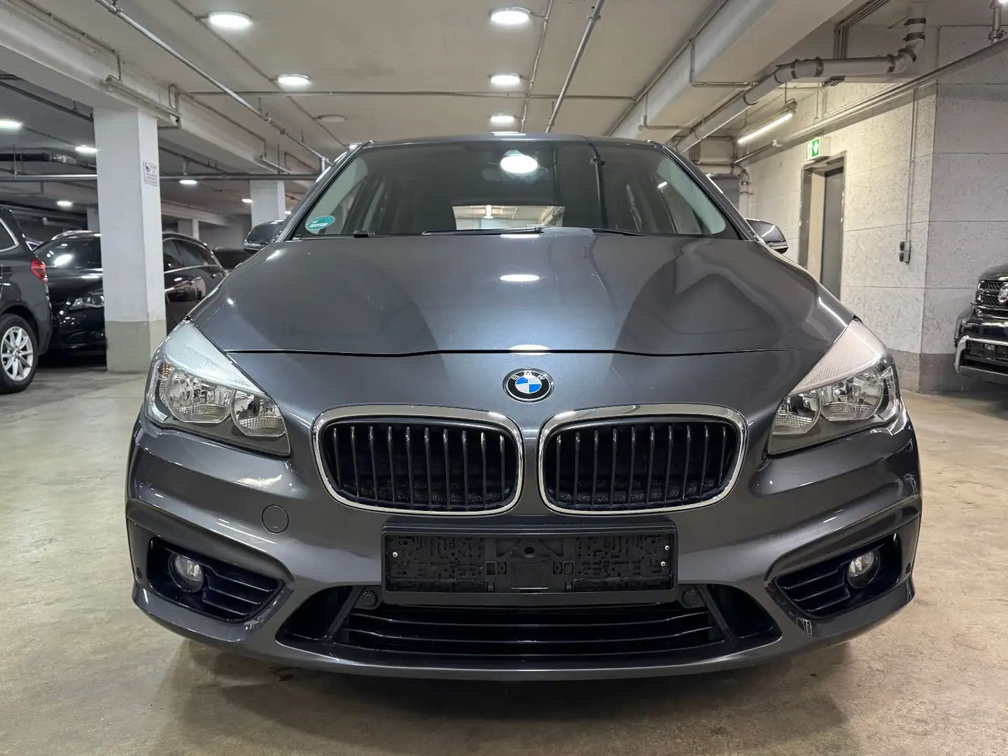 BMW 218 d Active Tour Sport Line Automatik~Navi~Klima Grau - 2