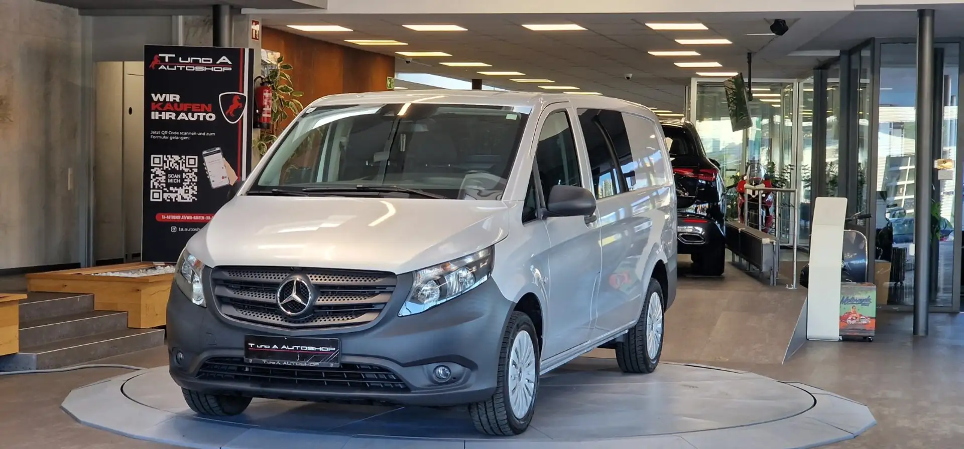 Mercedes-Benz Vito 116 CDI Lang ALLRAD 1-Hand Aut. *Kamera*Navi* Grau - 1