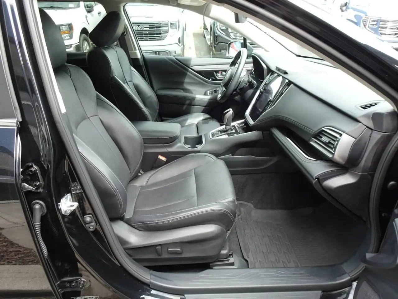 Subaru OUTBACK photo Subaru OUTBACK