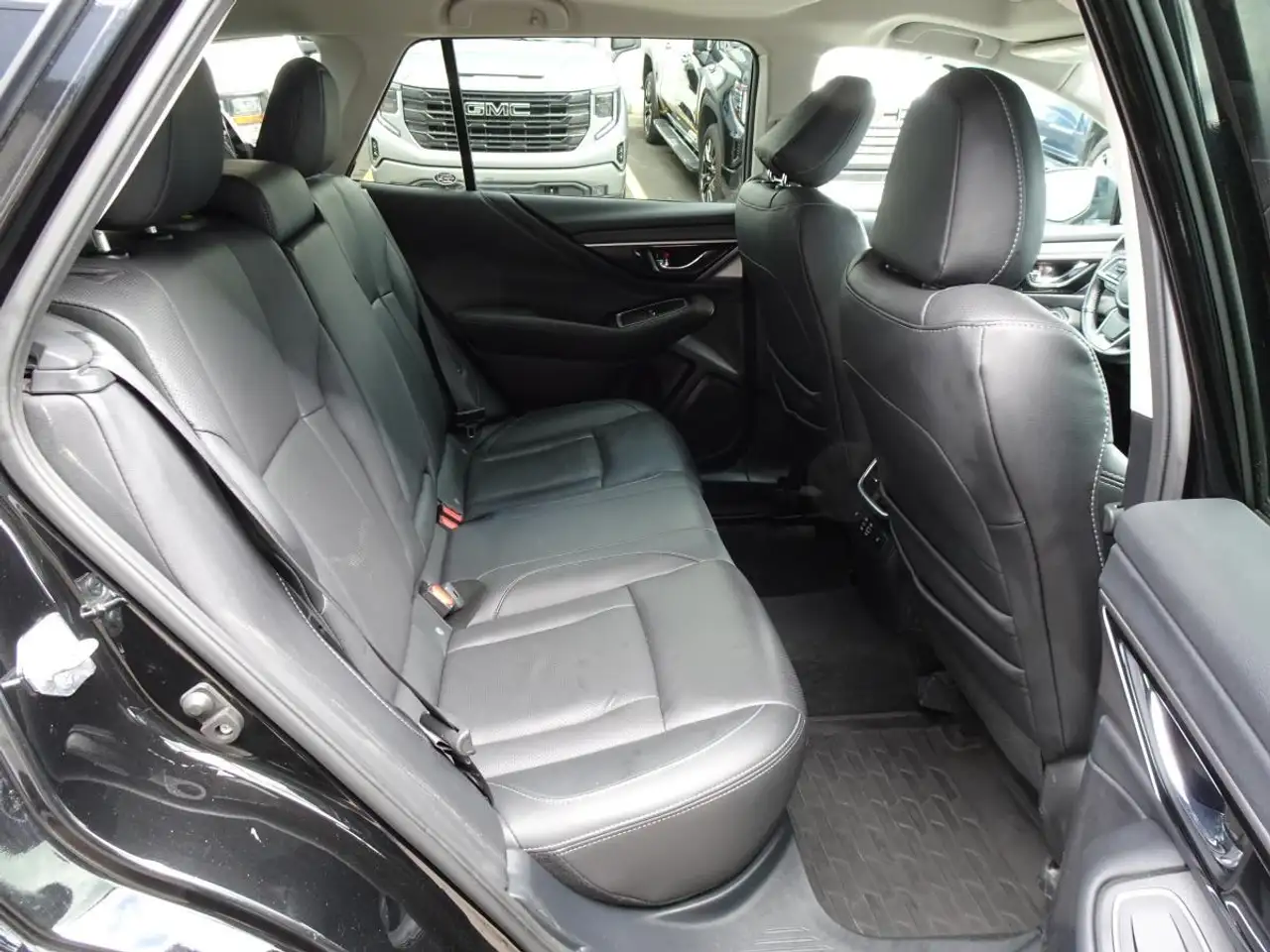 Subaru OUTBACK photo Subaru OUTBACK