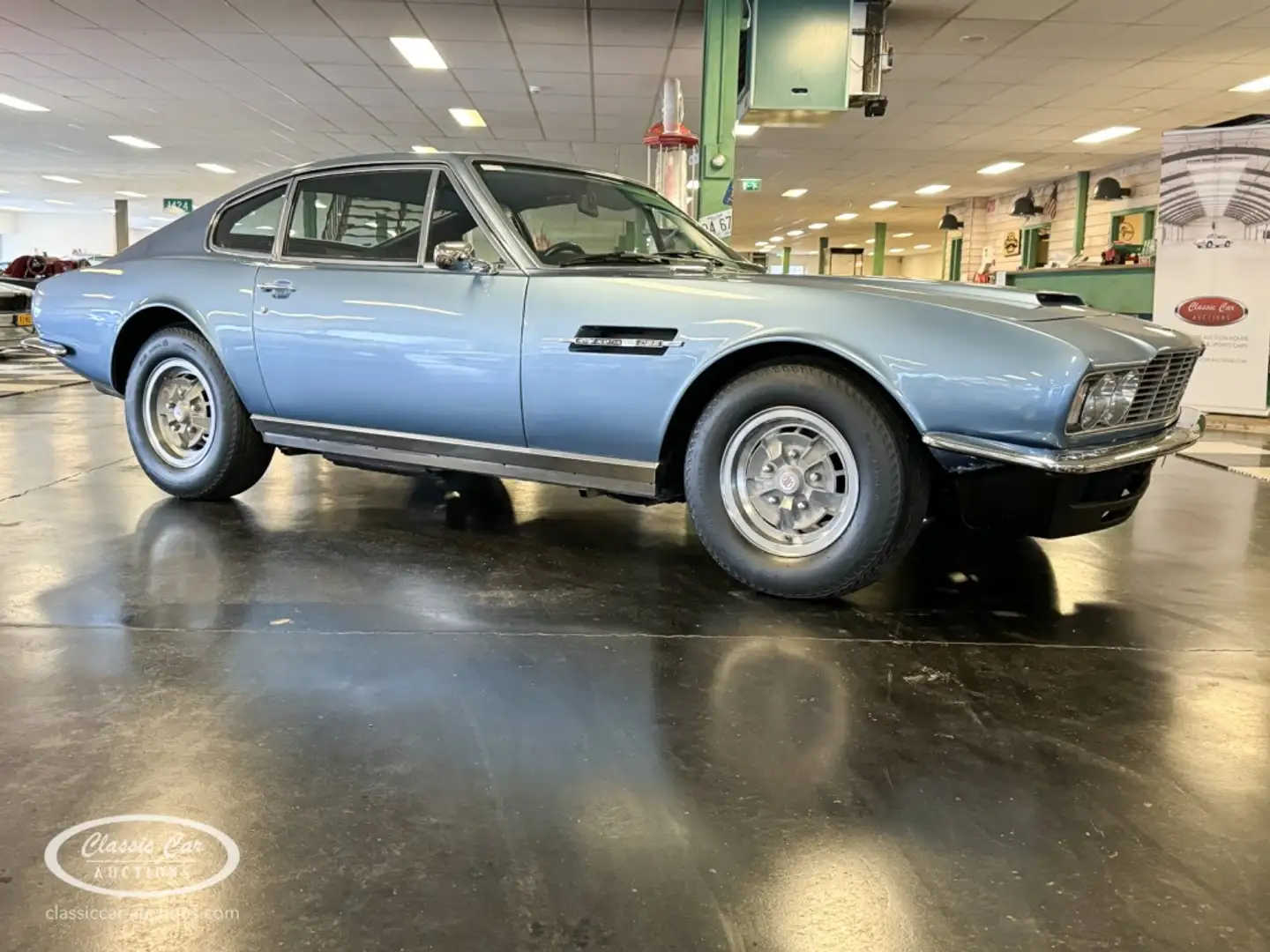 Aston Martin DBS V8  - ONLINE AUCTION Modrá - 1