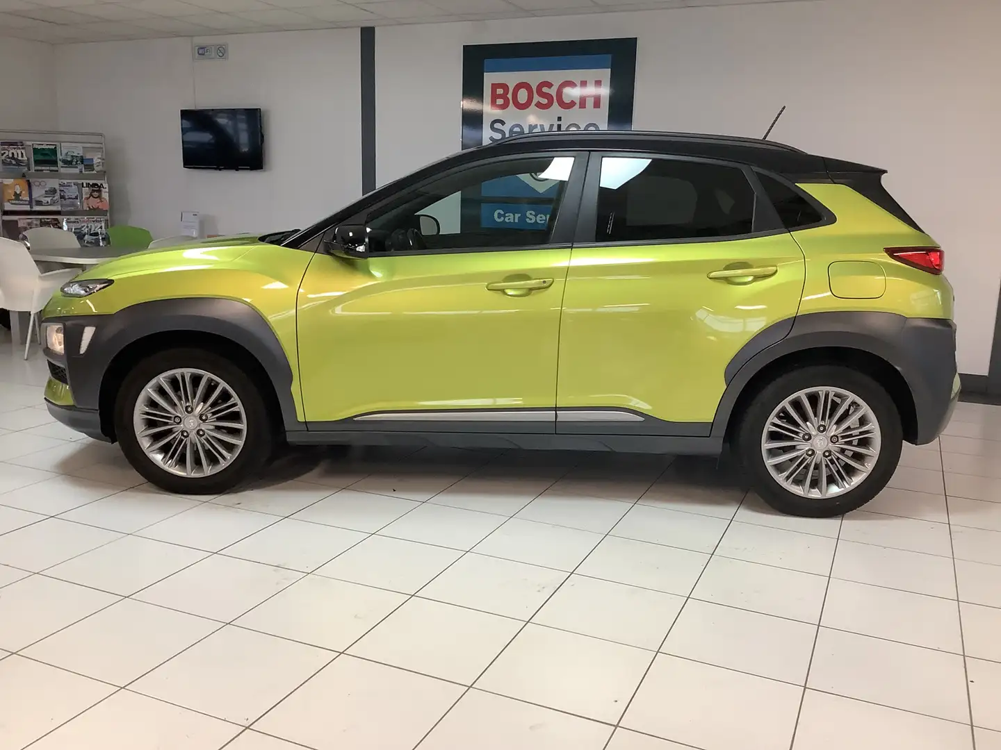 Hyundai KONA 1.0T Fashion met trekhaak en dealer onderhouden Groen - 2