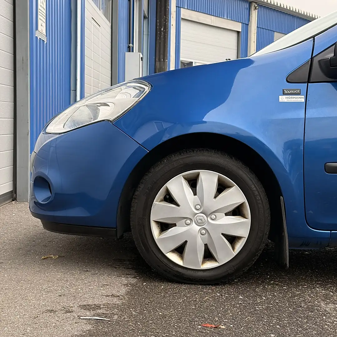 Renault Clio Yahoo! 1,2 16V Blau - 2