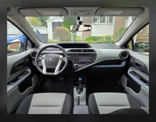 Toyota Prius c 2012 — photo 6