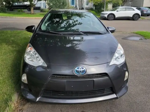 Toyota Prius c 2012 — photo 5