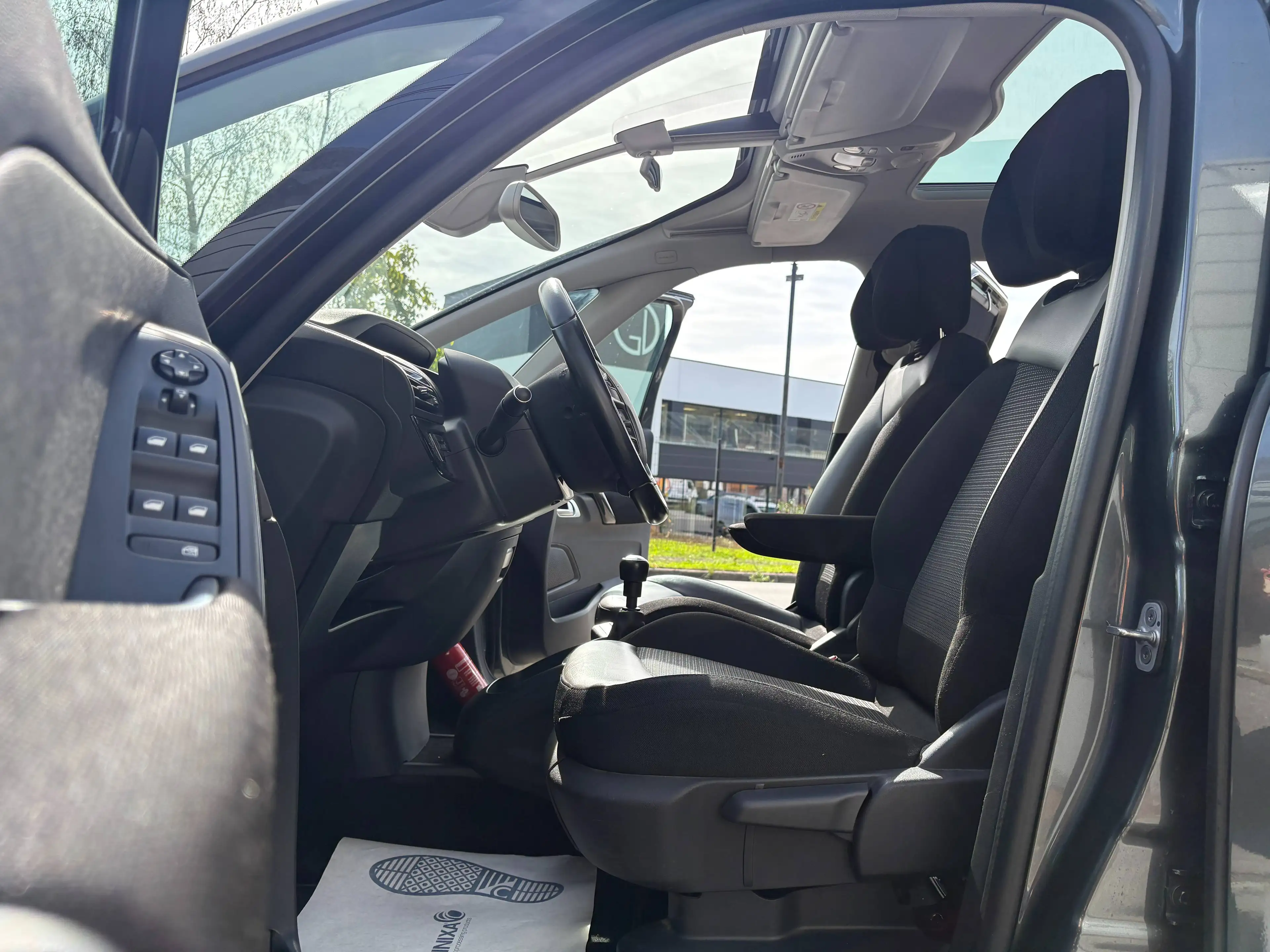 Citroen Grand C4 Picasso 1.2 Essence Exclusive 7 Places -90.016km- CAMERA GPS 131CV — photo 8