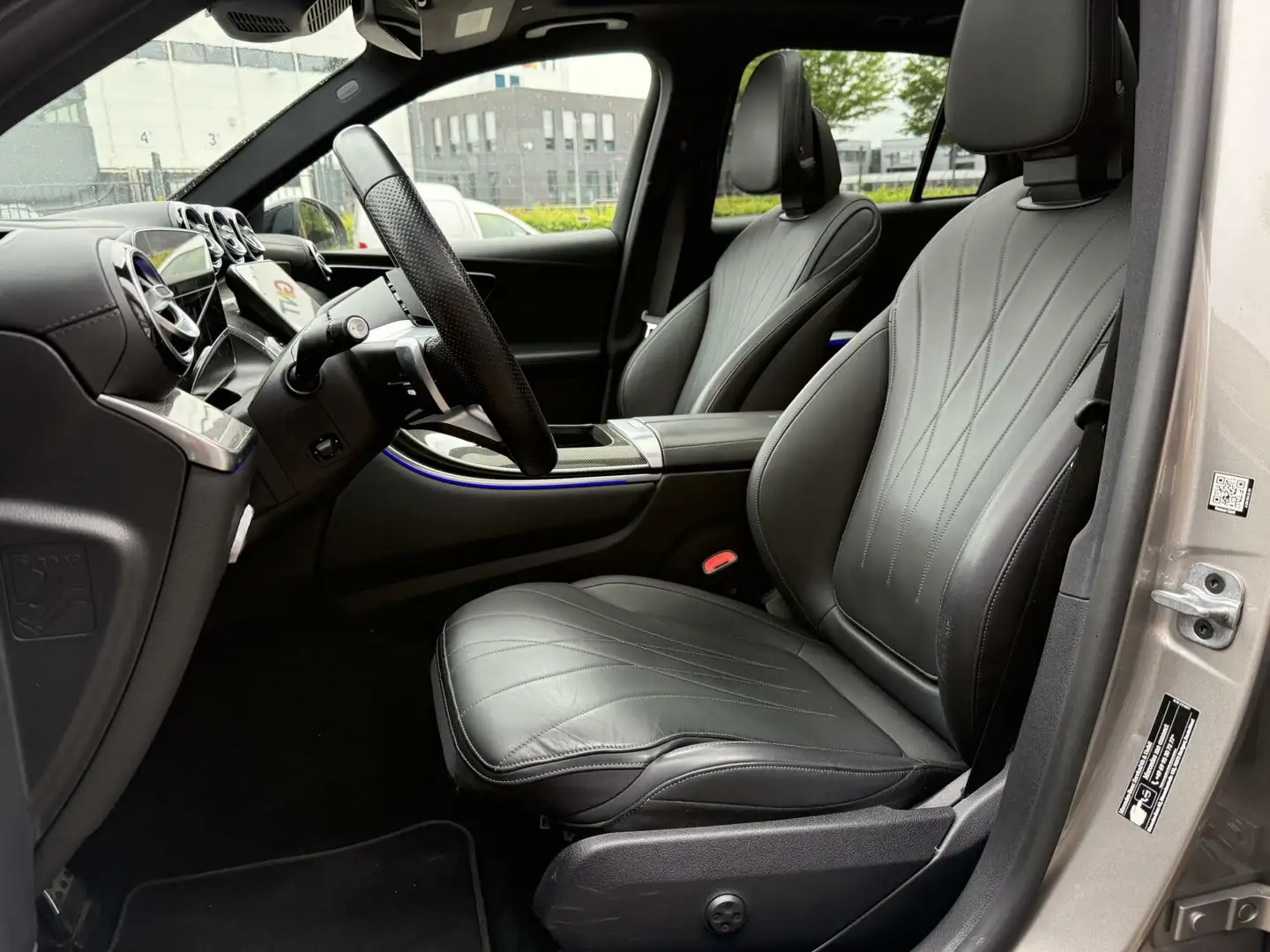 Mercedes-Benz GLC 400 400e 4MATIC AMG Line ACHTERAS BESTURING /LUCHTVERI Grijs - 2