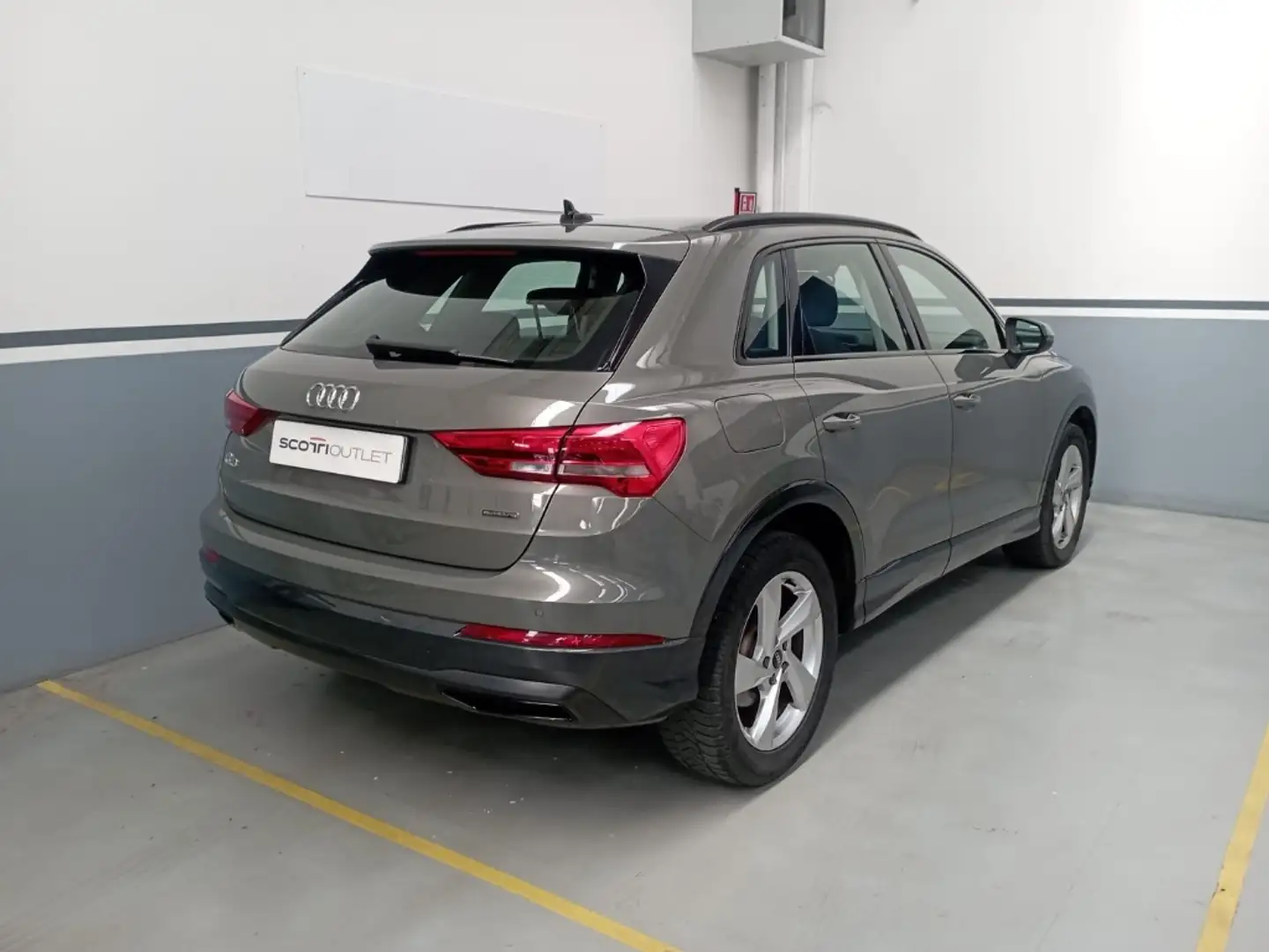 Audi Q3 35 2.0 tdi Business quattro s-tronic Grigio - 2