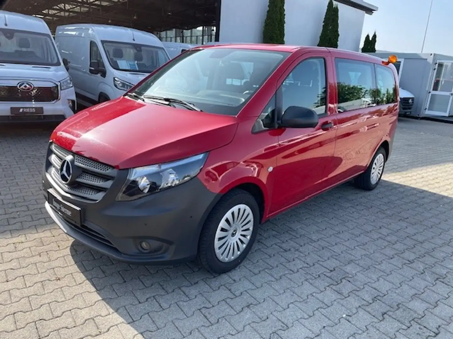 Mercedes-Benz Vito 114 CDI Tourer PRO Kompakt / Automatik / Klima / S Rood - 2