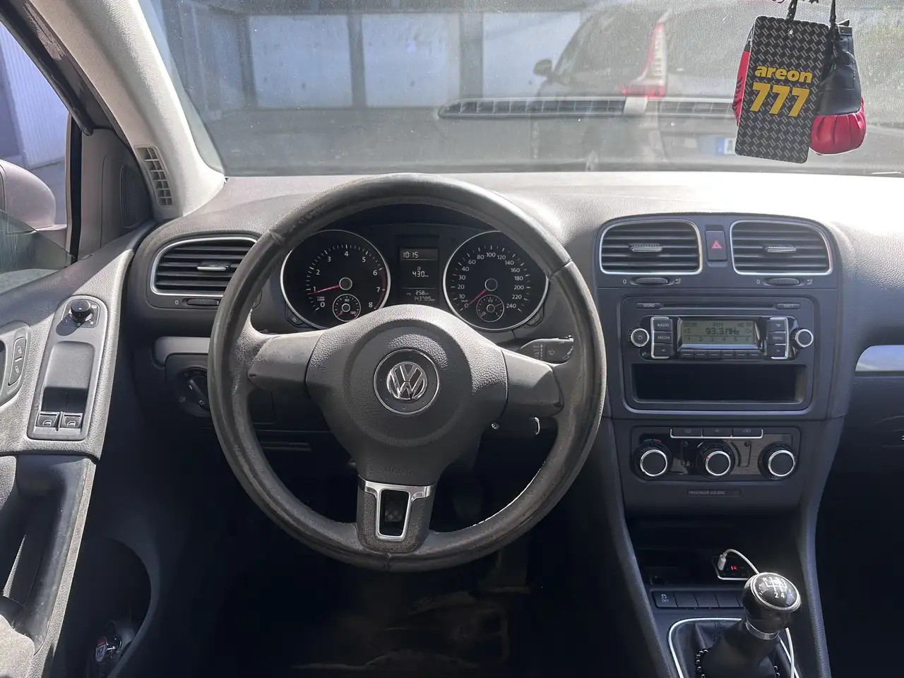 Volkswagen Golf Standard Model — photo 12