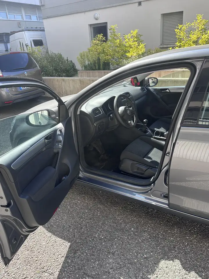 Volkswagen Golf Standard Model — photo 10