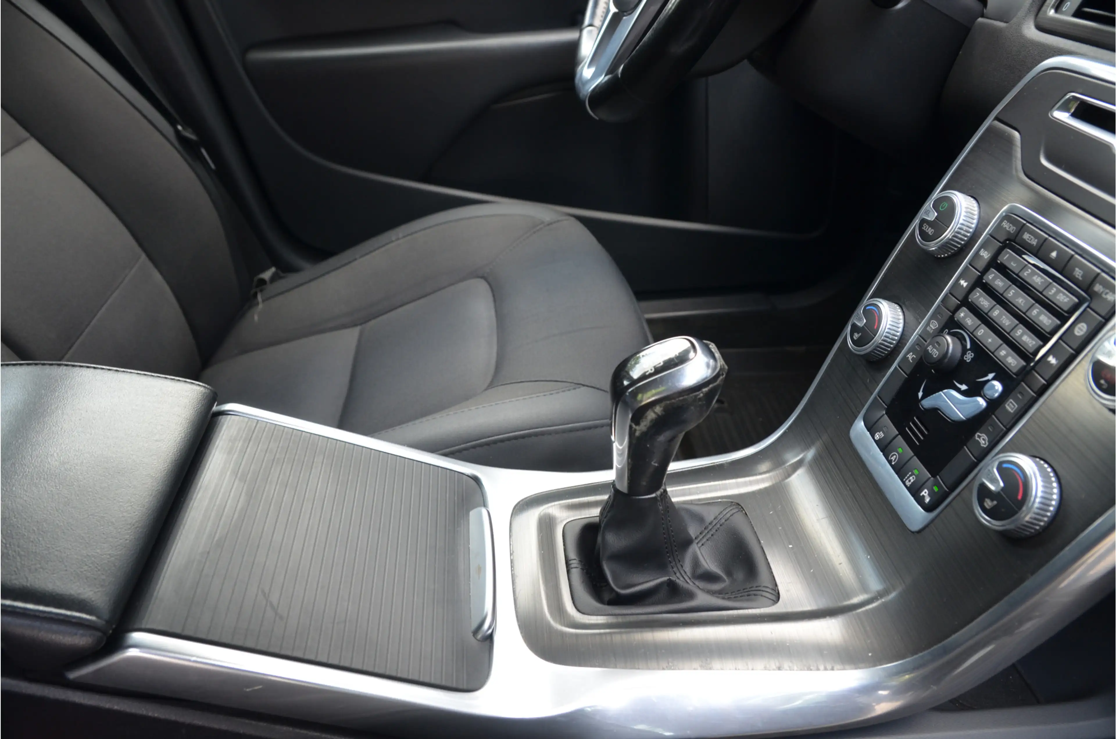 Volvo XC70 2.0 D4 FWD Summum 12 mnd BOVAG en onderhoudshistor — photo 4