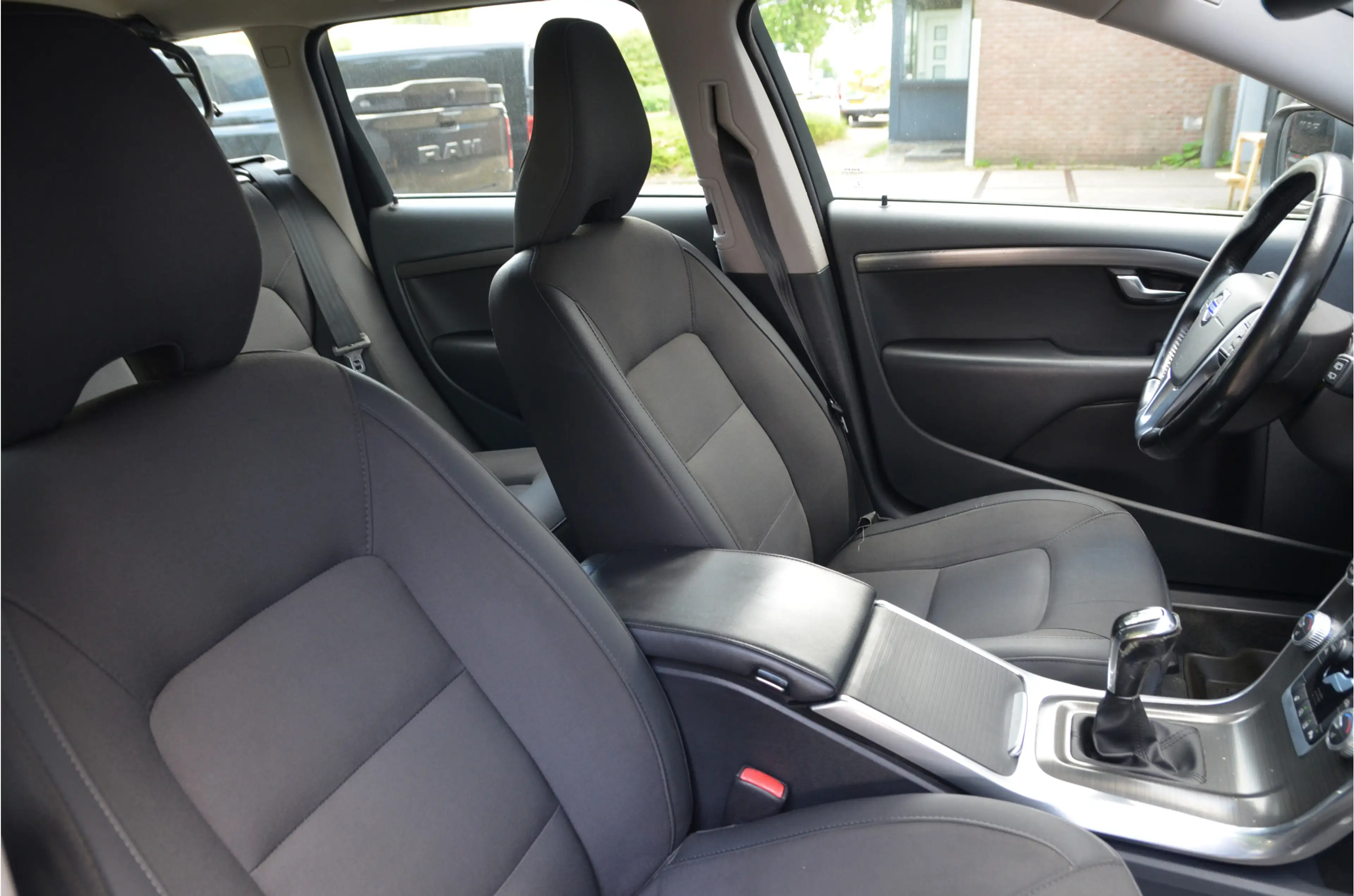 Volvo XC70 2.0 D4 FWD Summum 12 mnd BOVAG en onderhoudshistor — photo 3
